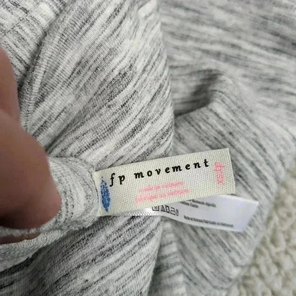 FREE PEOPLE MOVMENT jogger size XS very stretch Nice White and Gray color Flare - Picture 6 of 9